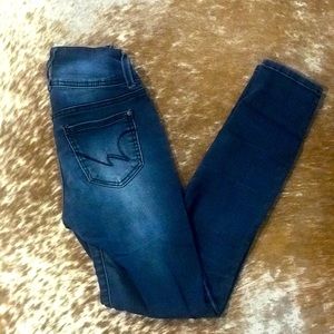 Wallflower Girls Skinny High Waisted Jeans